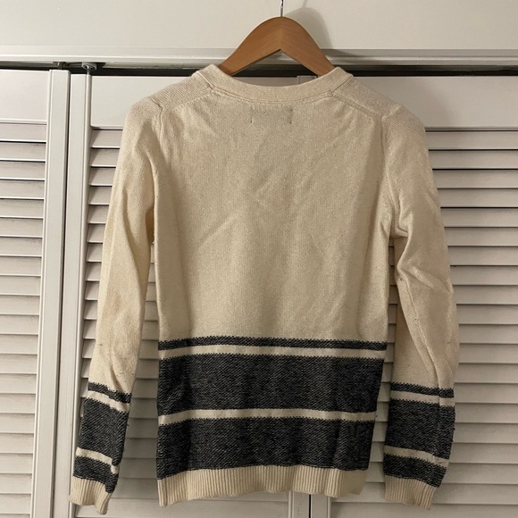 Banana Republic Ivory and Black Sweater S - Picture 3 of 3